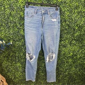 American Eagle Outfitters mom jeans ‎ Women's Light Blue Ripped Jeans